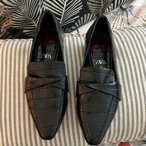 Zara Black Croc-Embossed Leather Slip-On Loafers